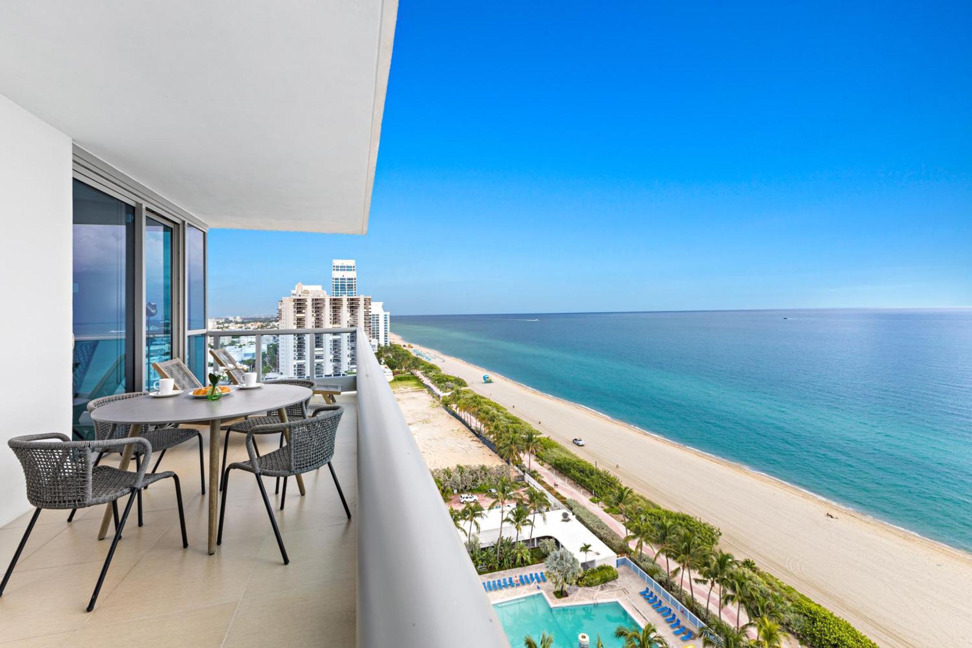Dharma Home Suites Miami Beach At Monte Carlo Экстерьер фото