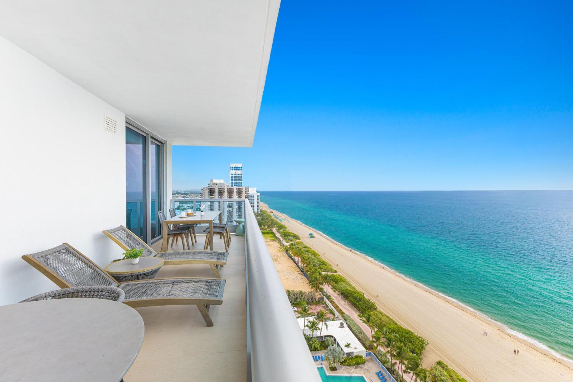 Dharma Home Suites Miami Beach At Monte Carlo Экстерьер фото